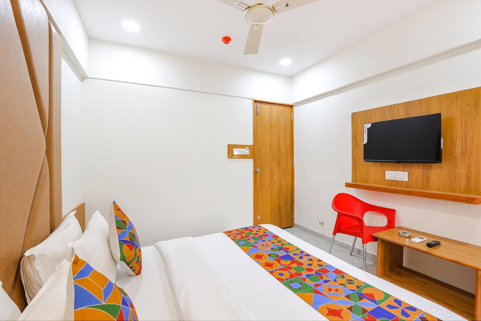 Fabhotel Crystal I - Gandhinagar Exterior photo